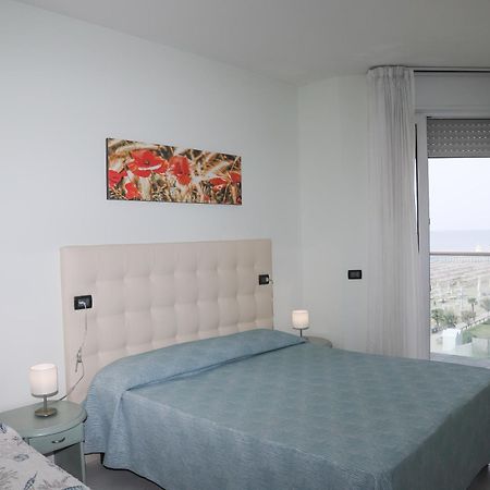 Hotel La Bussola Lido di Jesolo Eksteriør billede