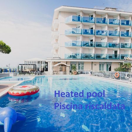 Hotel La Bussola Lido di Jesolo Eksteriør billede