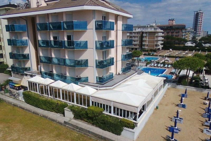 Hotel La Bussola Lido di Jesolo Eksteriør billede