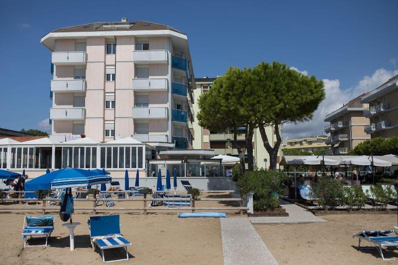 Hotel La Bussola Lido di Jesolo Eksteriør billede