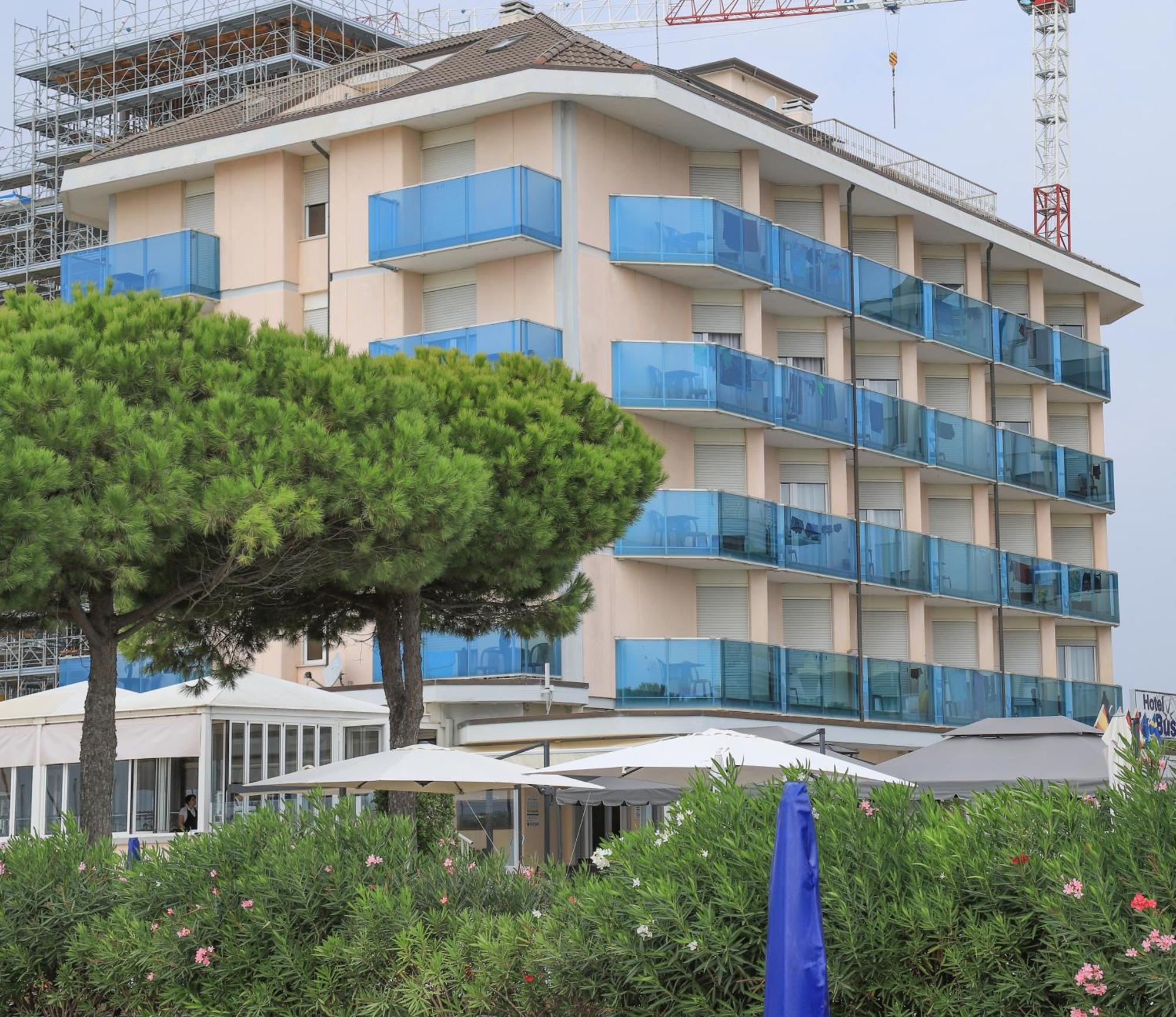 Hotel La Bussola Lido di Jesolo Eksteriør billede