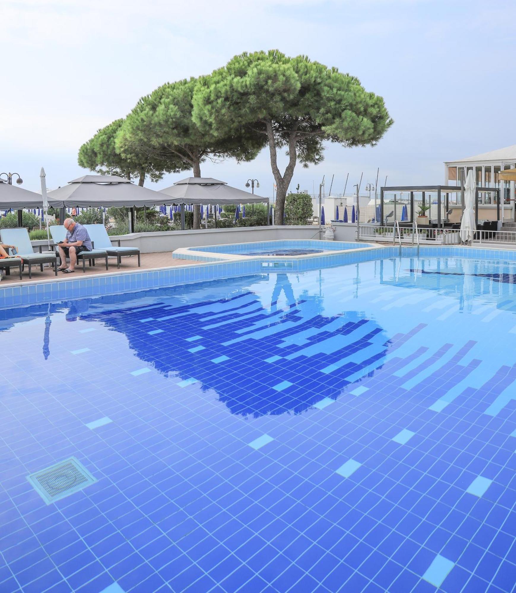 Hotel La Bussola Lido di Jesolo Eksteriør billede