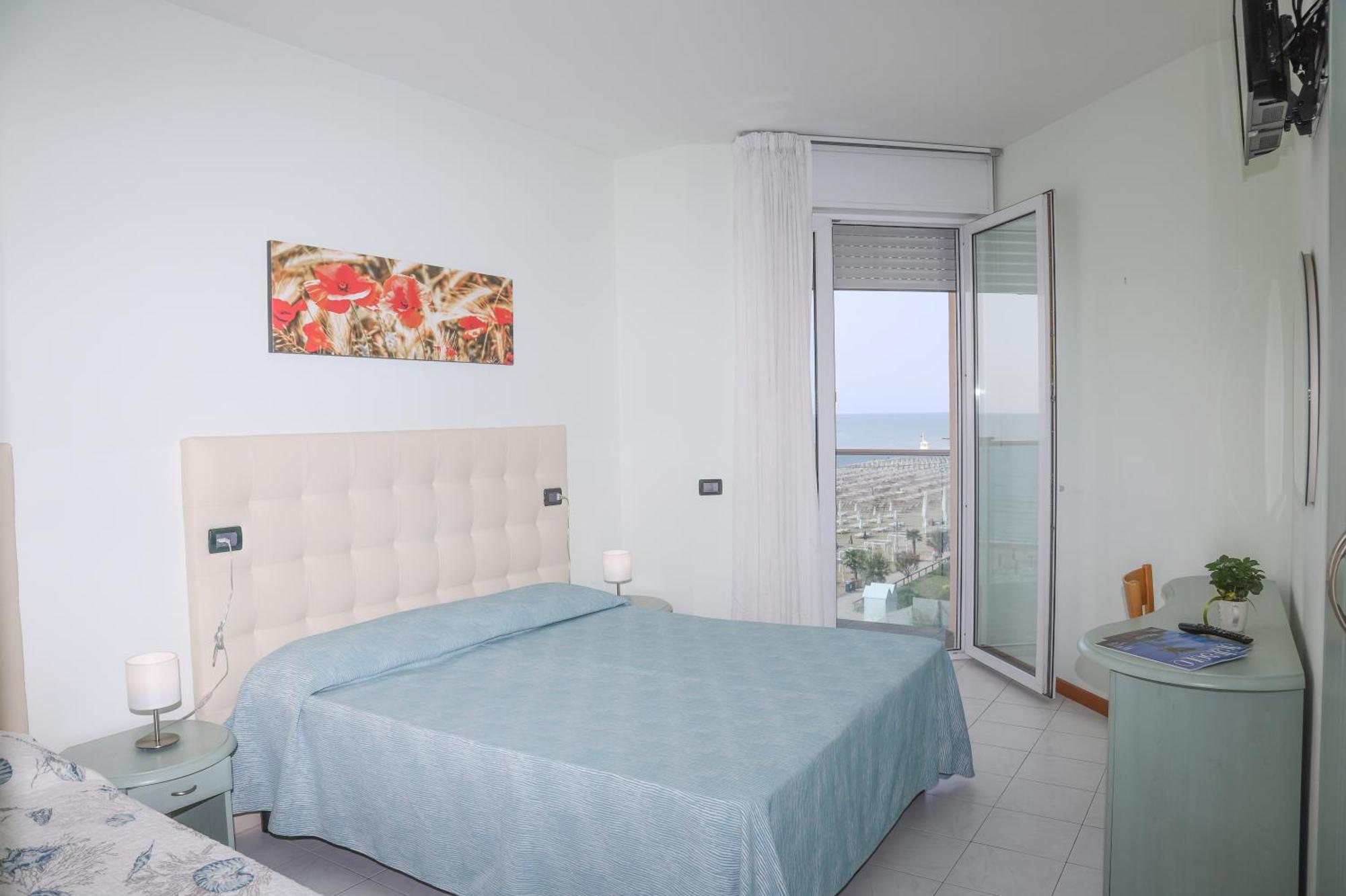 Hotel La Bussola Lido di Jesolo Eksteriør billede