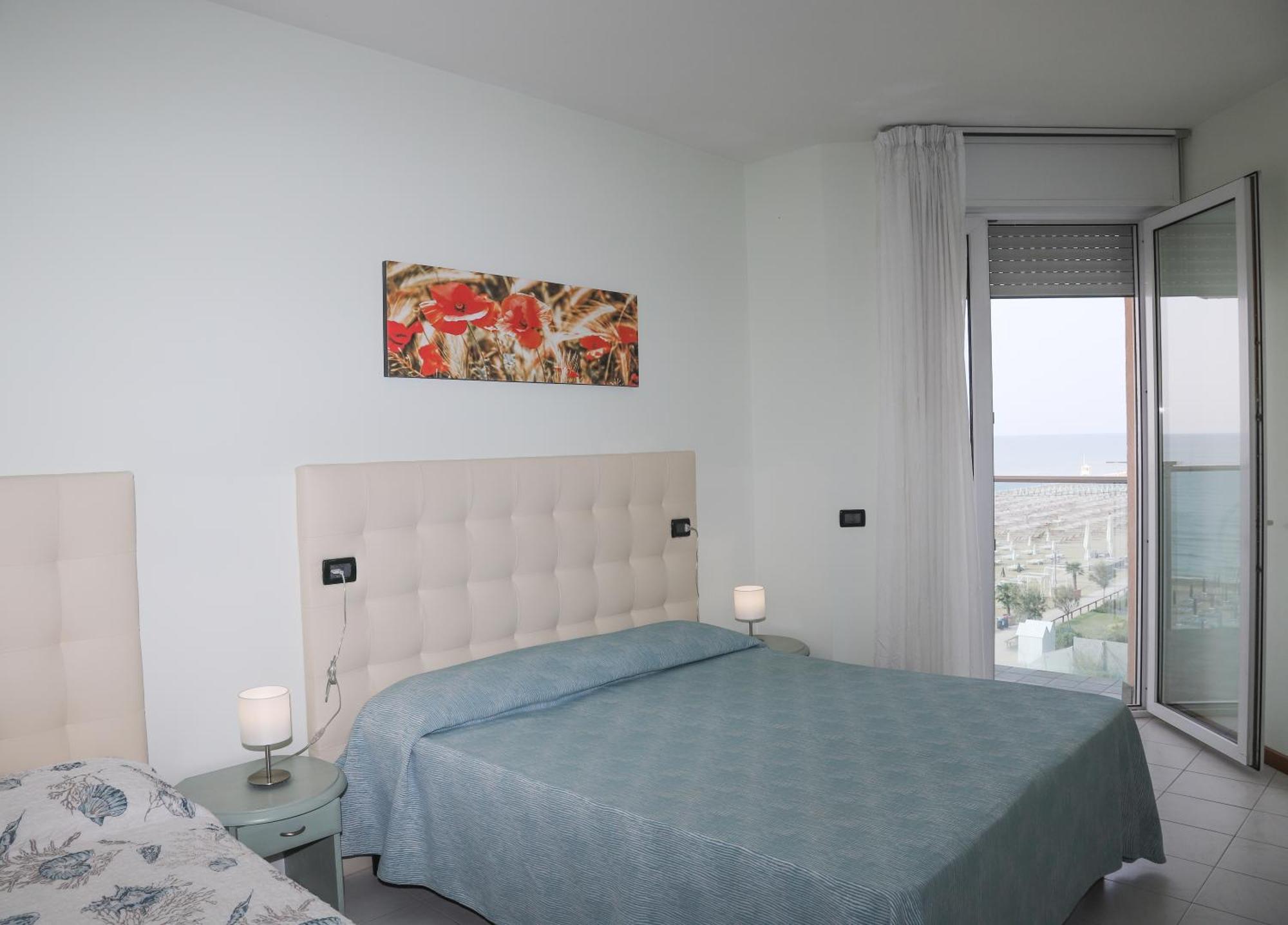 Hotel La Bussola Lido di Jesolo Eksteriør billede
