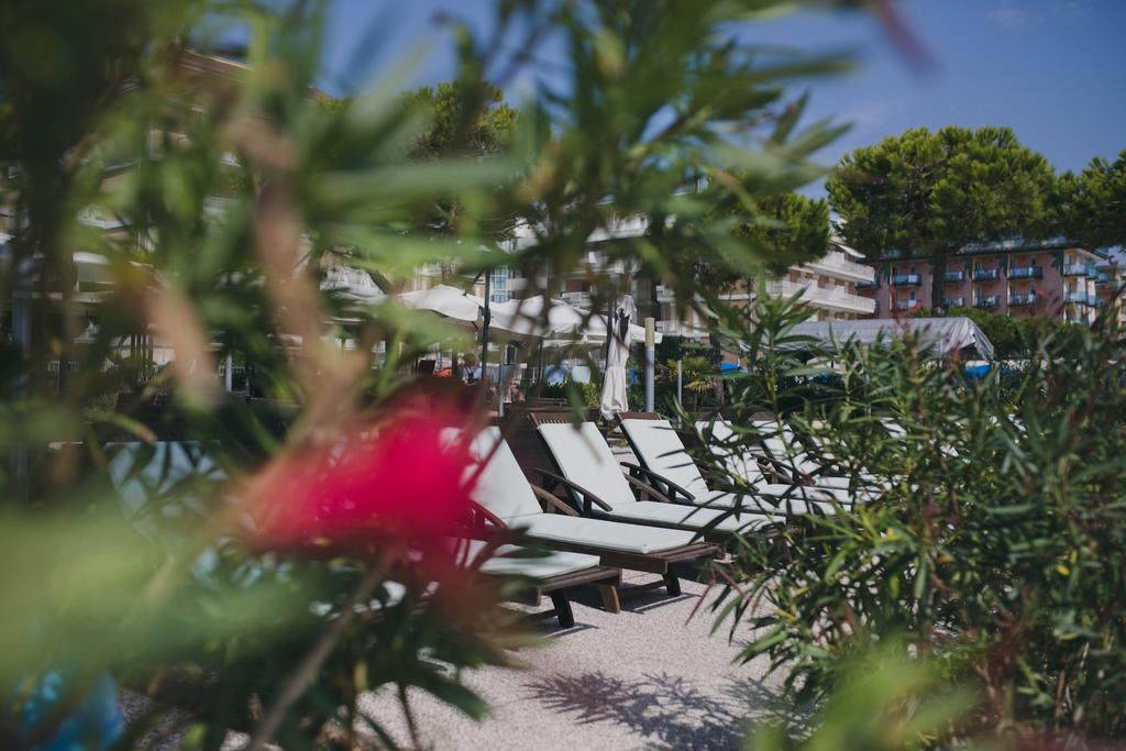 Hotel La Bussola Lido di Jesolo Eksteriør billede