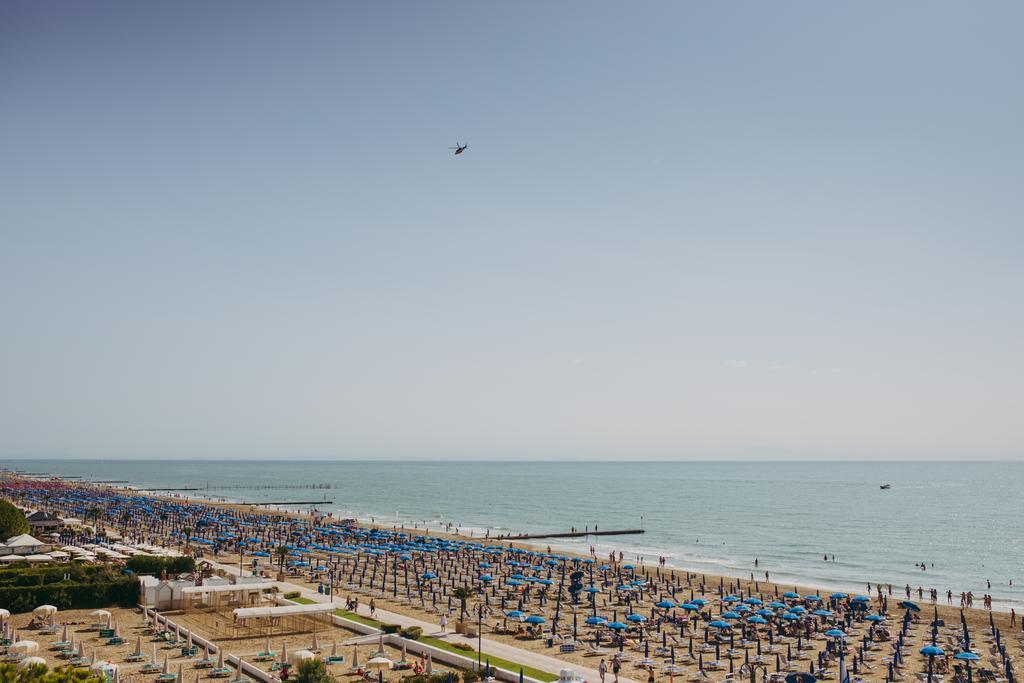Hotel La Bussola Lido di Jesolo Eksteriør billede