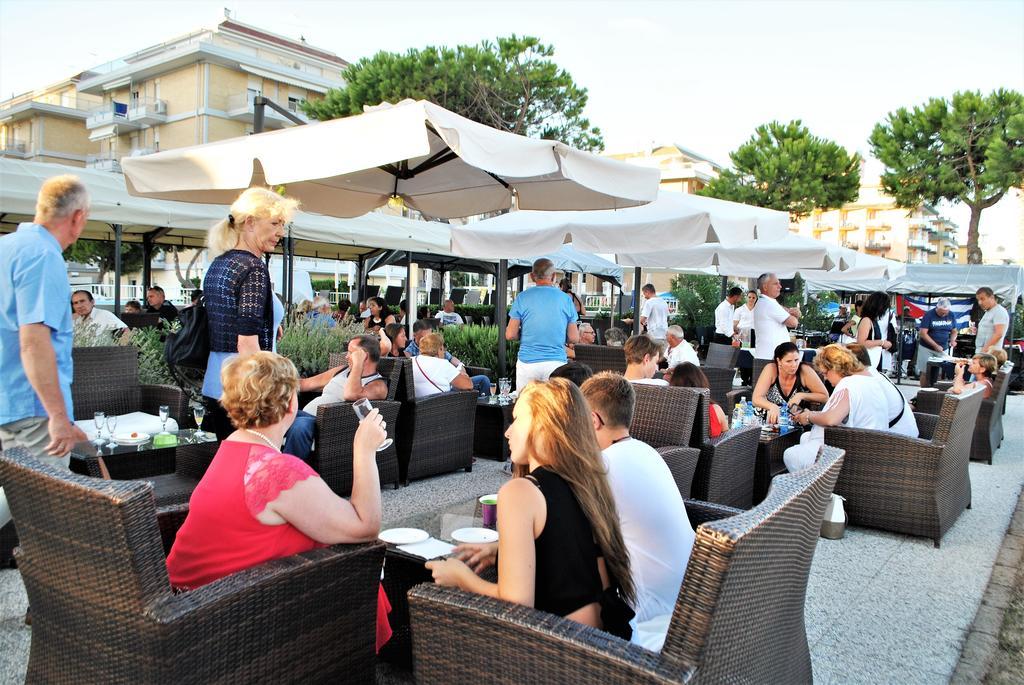 Hotel La Bussola Lido di Jesolo Eksteriør billede